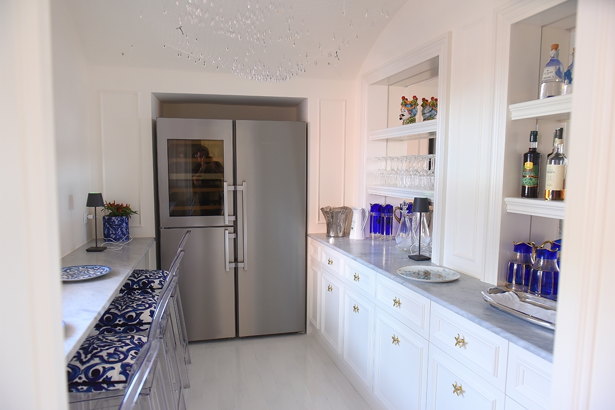 villa-bismarck-capri-gli-interni-la-cucina-angolo-breakfast